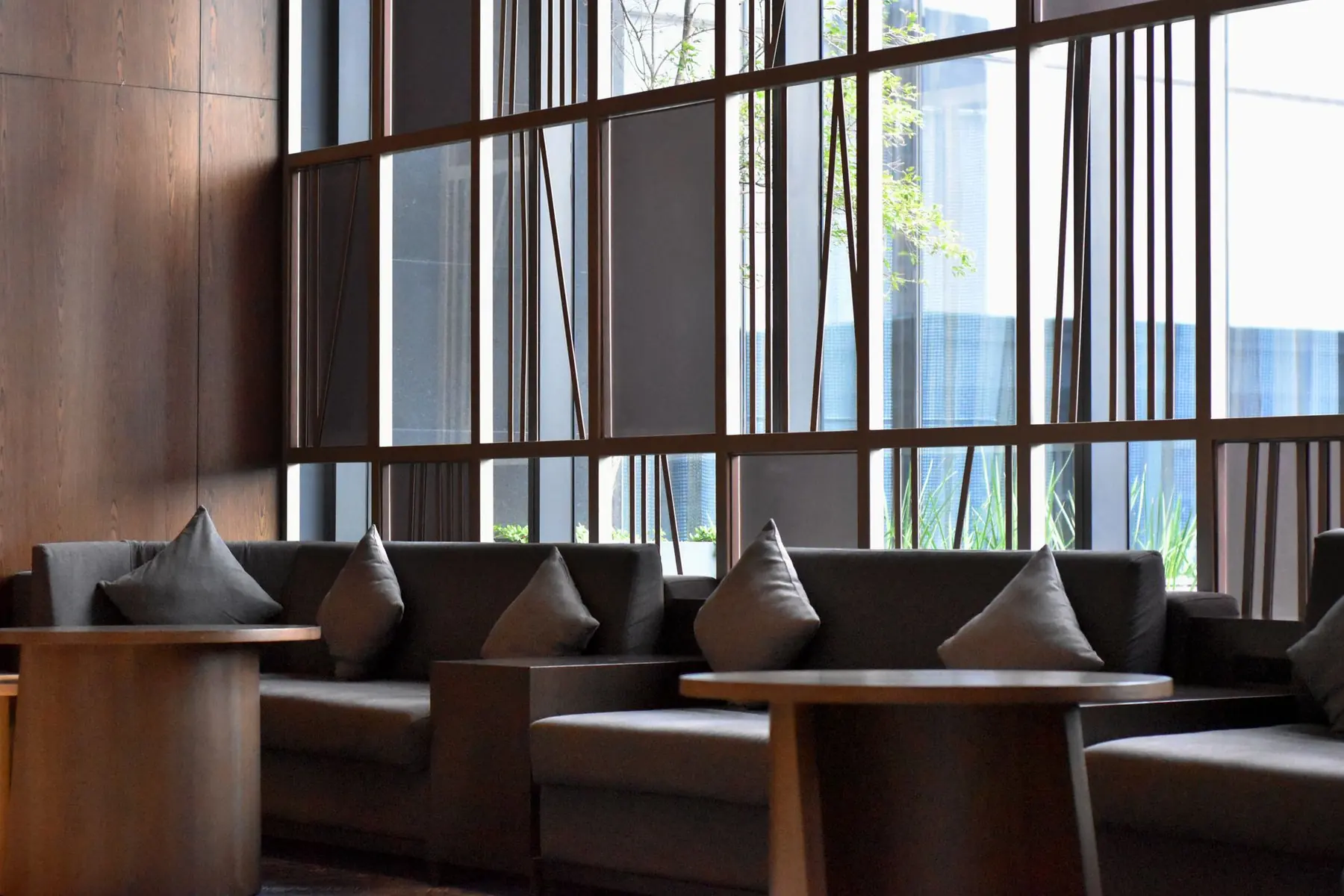 Café & Lounge